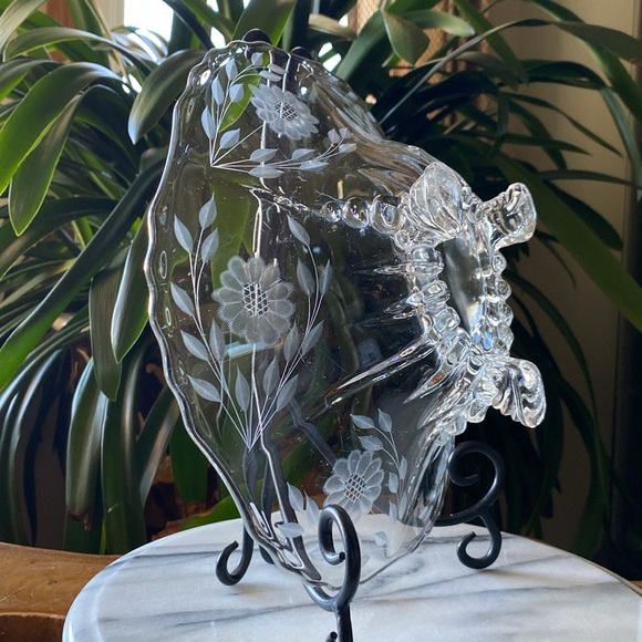 W.J. Hughes Genuine Crystal Radiance Cornflower Etched Three Footed Serving Bowl - Picture 9 of 10